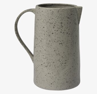 Kanna Nabbo 1 Liter från Storefactory med fläckig grön yta