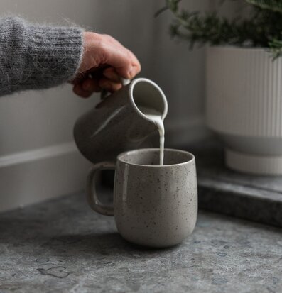 Kanna Nabbo 20cl från Storefactory i hemmamiljö med kopp