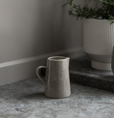 Kanna Nabbo 20cl från Storefactory på en stenbänkskiva