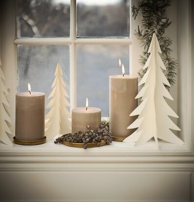 Kyrkoljus Rustik Lin 20cm från IB Laursen i vinterfönster