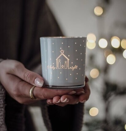 Ljuslykta Holy Night - Majas Cottage, hålls i händer, mysig