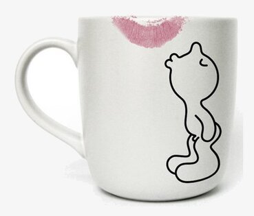 Mugg Mr.P Kiss från Propaganda med humoristisk design