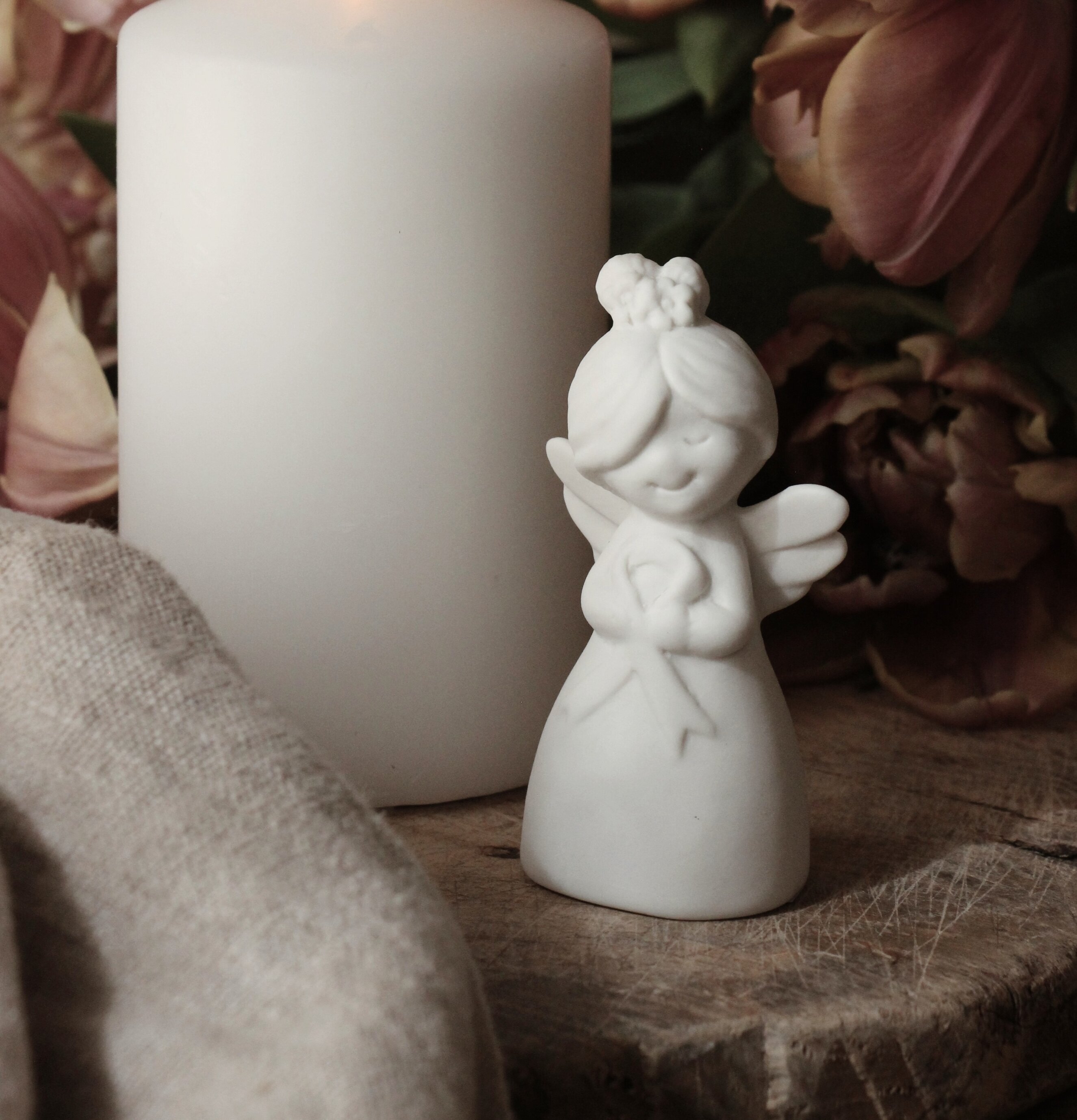 Rosa Bandet Ängel Inkl Gåvobox från Majas Cottage med ljus