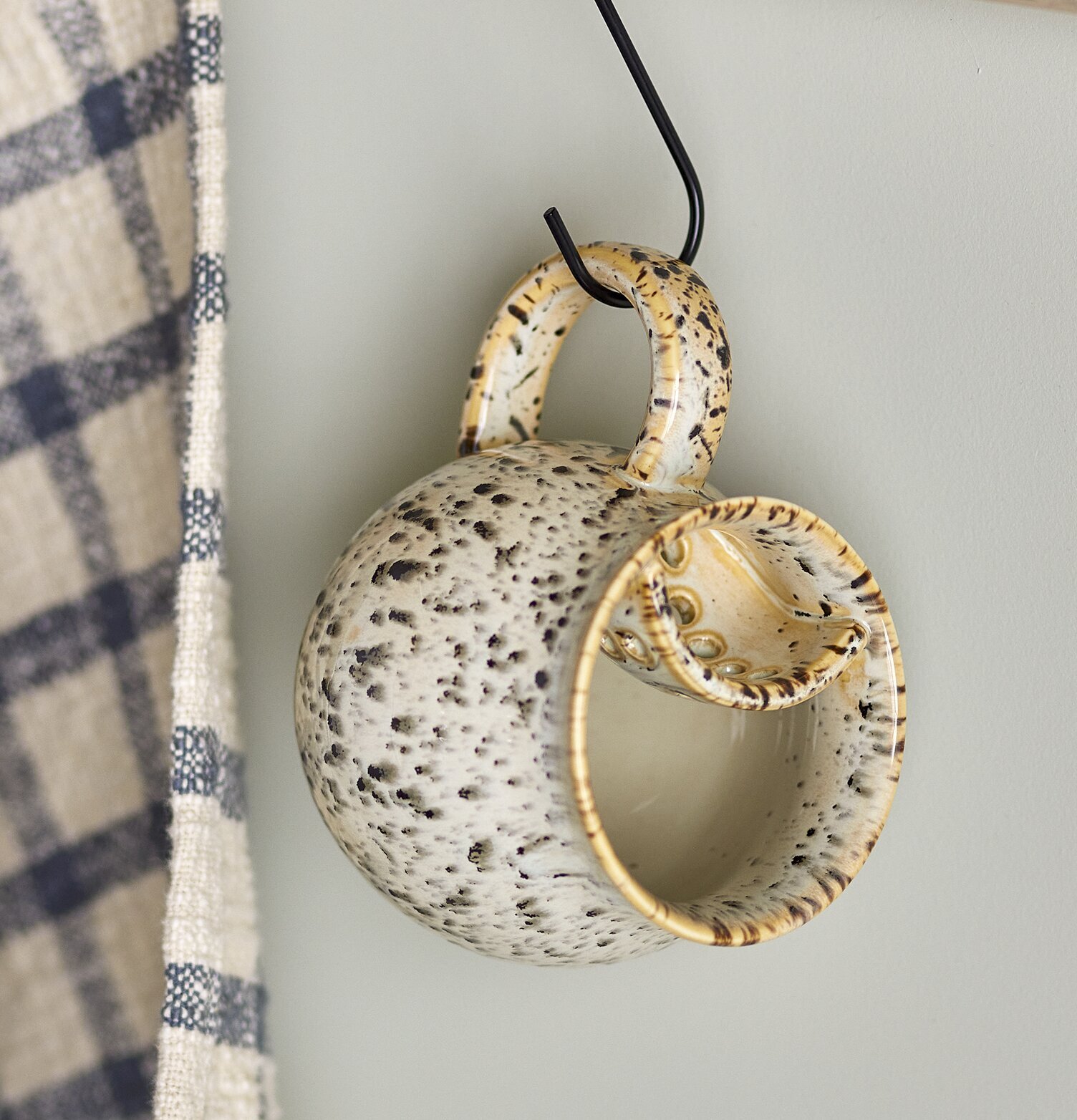 Mugg Te Stengods Grå/Brun från Bloomingville i köksmiljö