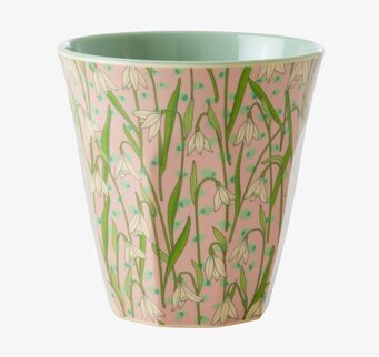 Bild av melaminmugg med snödroppsmönster och färg