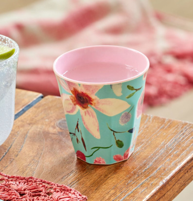 Foto av inspirerande inredning med melaminmugg