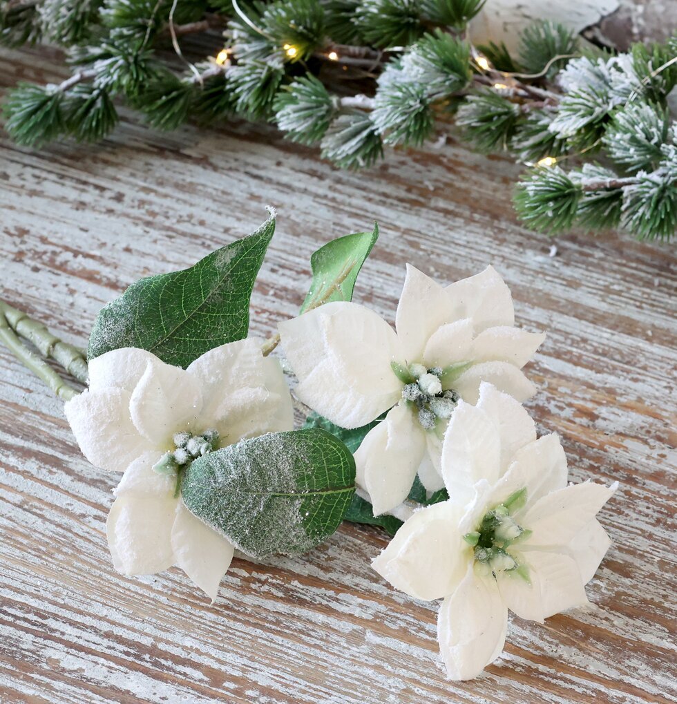 Fleur Julstjärna Snö/Glitter Creme från Chic Antique på bord