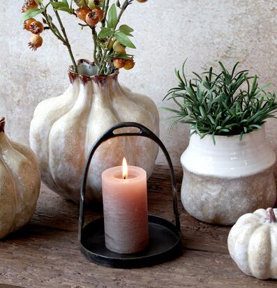 Grimaud Ljusstake Antiksvart Set/2 från Chic Antique i rustik miljö