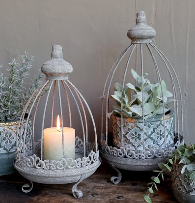 Ljus/Blomstativ Med Fat från Chic Antique med antik finish