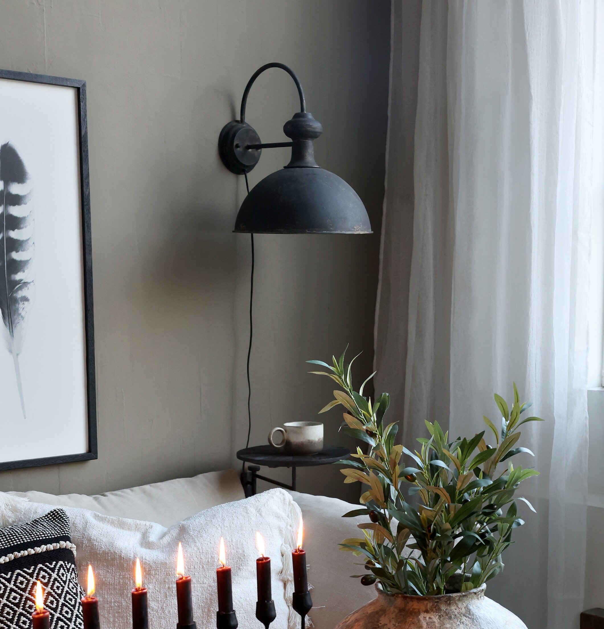 Vägglampa Antiksvart från Chic Antique i rustik inredning