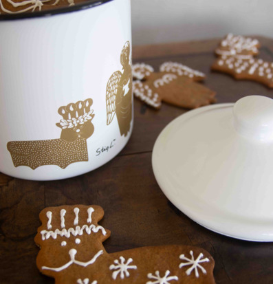 Bild av emaljburk med pepparkakor och gyllene motiv
