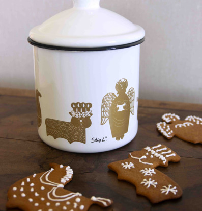 Bild av charmig emaljburk med julmotiv och pepparkakor