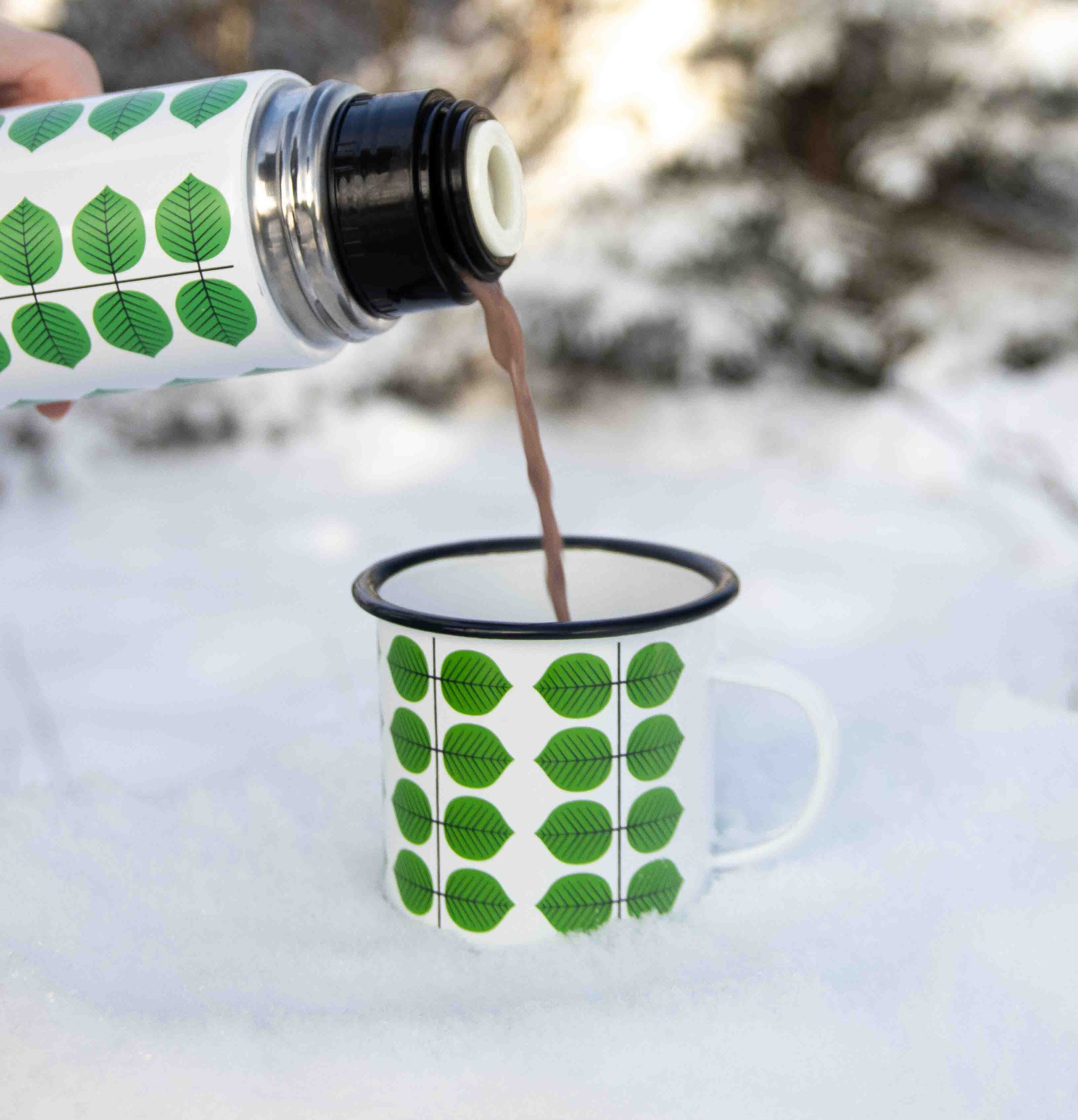 Emaljmugg Stig.L Berså Pluto Produkter Muggar/koppar i porslin, keramik, papper eller biologiskt material organiskt ekologiskt Termomuggar