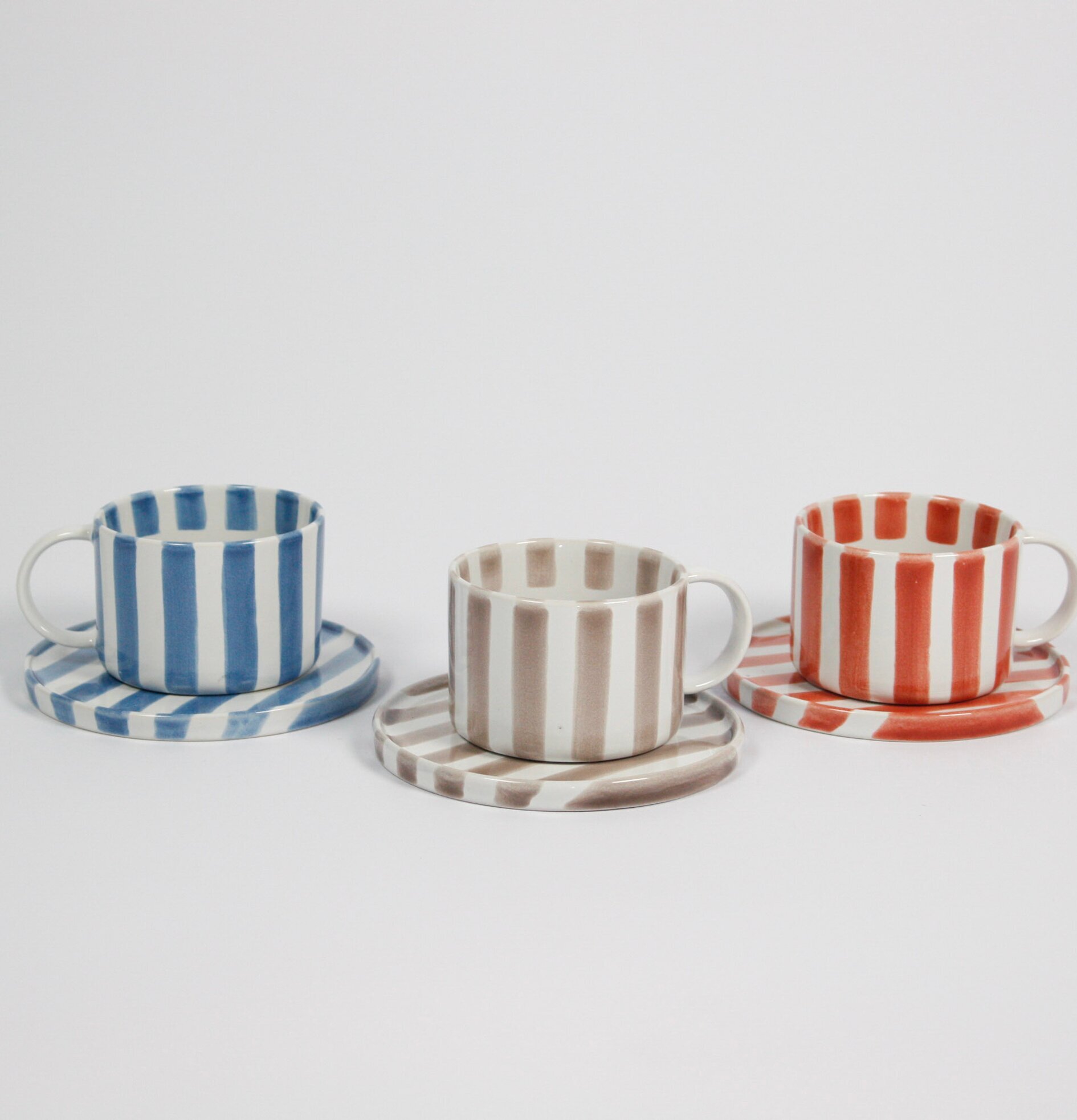 Monica Kopp Med Fat Beige från Olsson & Jensen, minimalistisk