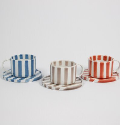 Monica Kopp Med Fat Beige från Olsson & Jensen, minimalistisk