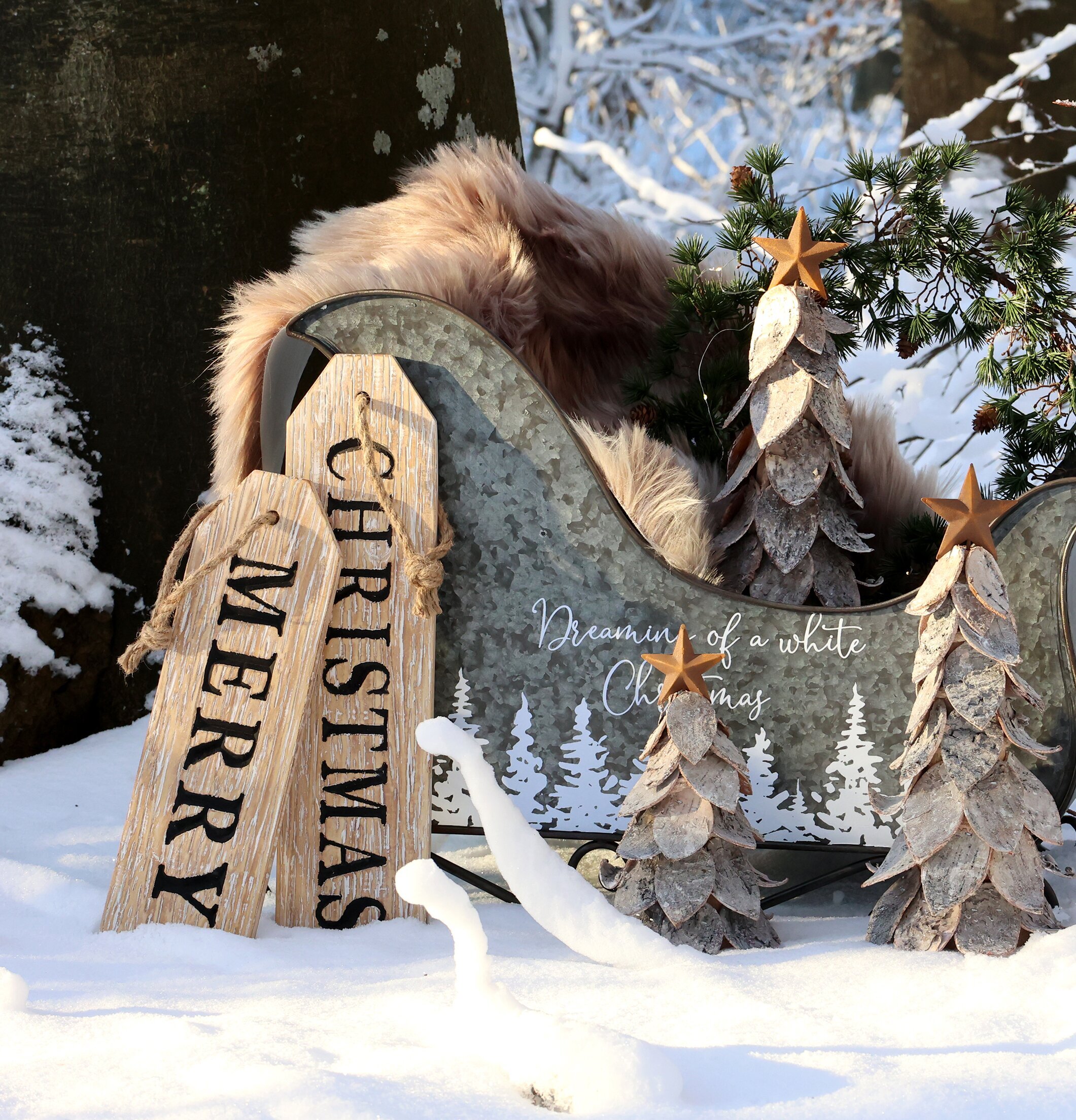 Träskylt - Merry Christmas från Chic Antique i vinterskog