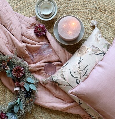 Aix Vintage Quilt Vintage Pink från Chic Antique på matta