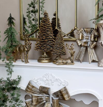 Ren Med Krans Antik Mässing från Chic Antique på vitt bord