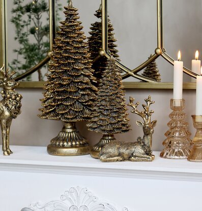 Ren Med Krans Antik Mässing från Chic Antique på vit hylla