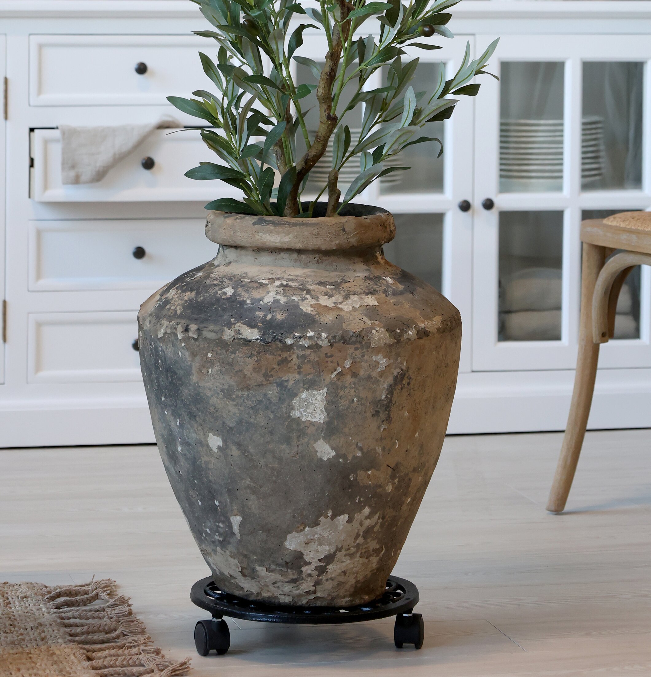 Blomvagn Ø29cm från Chic Antique med rustik kruka i rum