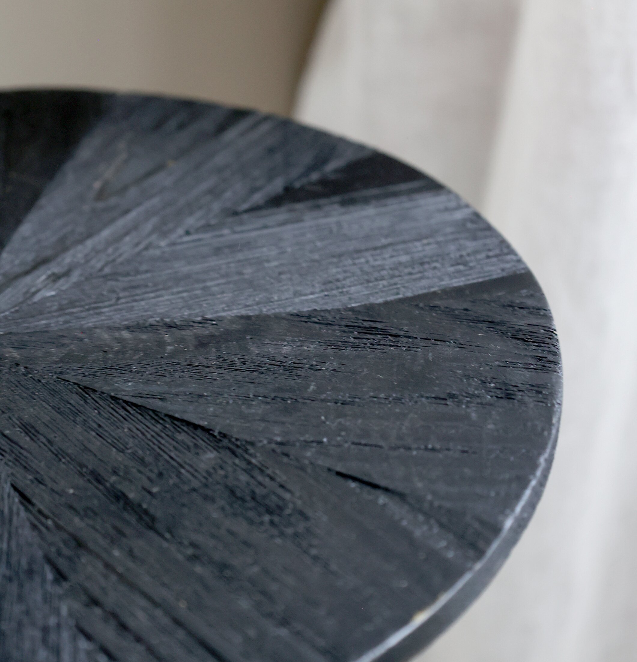 Väggbord Ø35cm Antiksvart Ø30cm Chic Antique Sideboards Sidobord Sängbord