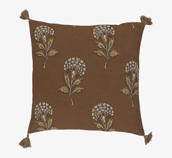 Kuddfodral Aix Terracotta från Chic Antique med botaniskt mönster