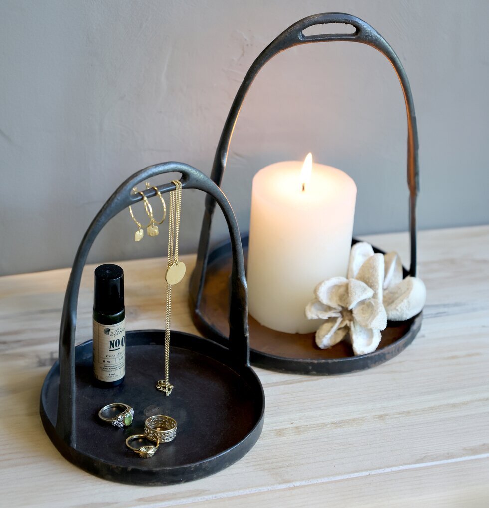 Grimaud Ljusstake Antiksvart Set/2 från Chic Antique på bord