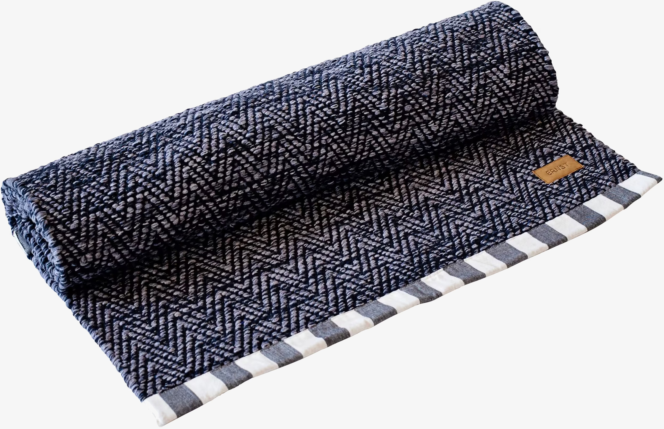 Matta ERNST Blå från Ernst på vit bakgrund, detaljerad vy