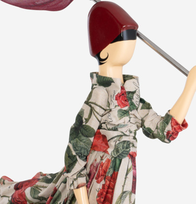 Bild av unik och detaljrik bordslampa med blommönster