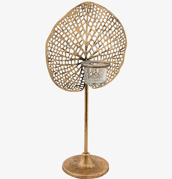 Foto: Elegant ljushållare i guld med bladformad design