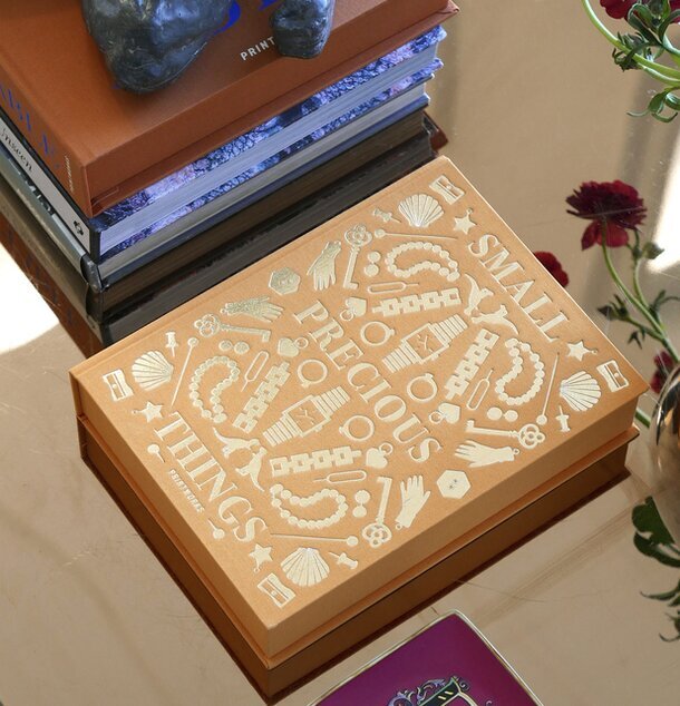 Förvaringsbox - Precious Things Printworks Förvaringslådor och korgar Boxar Förvaringsboxar Porslinsboxar Trälådor Smyckesboxar i porslin Förvaringsbrickor