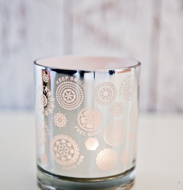 Sayings Silver - Majas Cottage ljushållare i silverfärgat glas