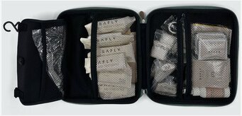 Foto av rymlig och organiserad första hjälpen-väska