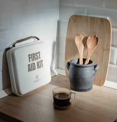 Bild av stilrent kök med harmoniska detaljer och färger