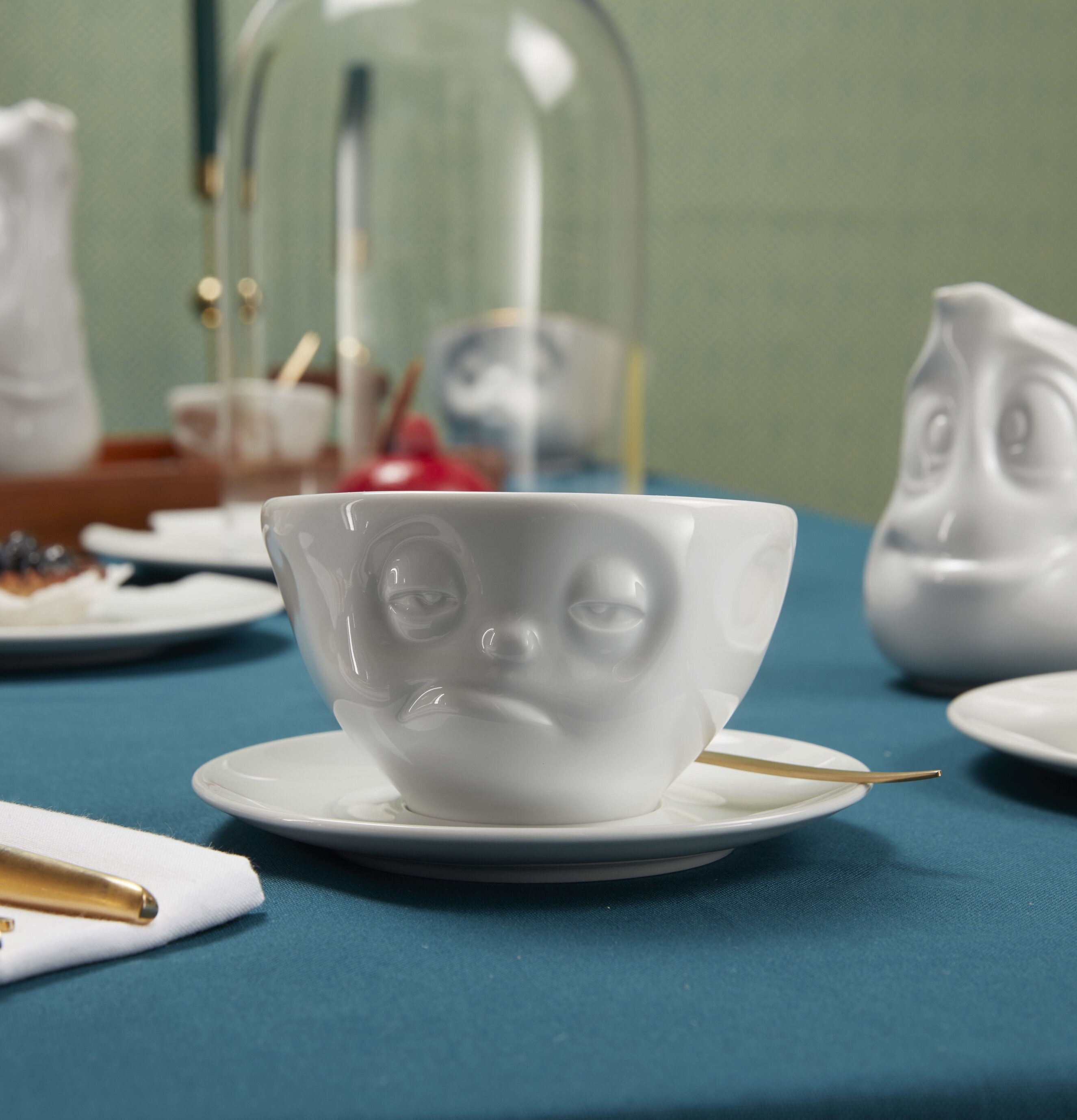 Kaffekopp Med Fat - Trötter Tassen Muggar/koppar i porslin, keramik, papper eller biologiskt material organiskt ekologiskt