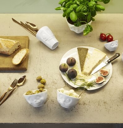 Bild av harmonisk bordsdukning med eleganta detaljer