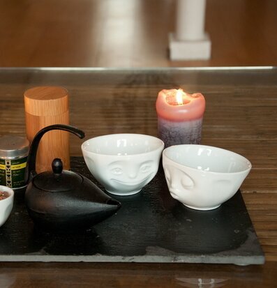 Bild av stilfullt arrangerade inredningsprodukter hemma