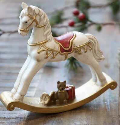 Bild av nostalgisk gunghäst med vintagekänsla och elegans