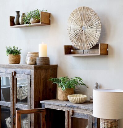 Bild av smakfullt arrangerat hörn med naturinspiration