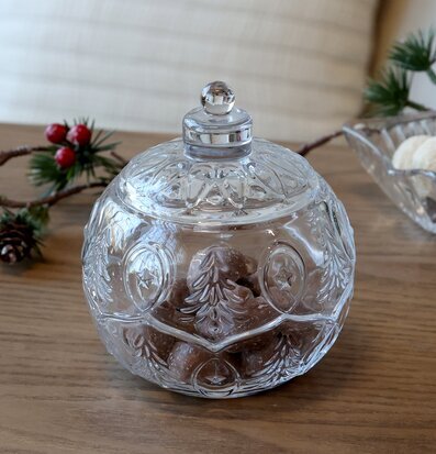 Bild av elegant skål i glas med hemtrevlig atmosfär