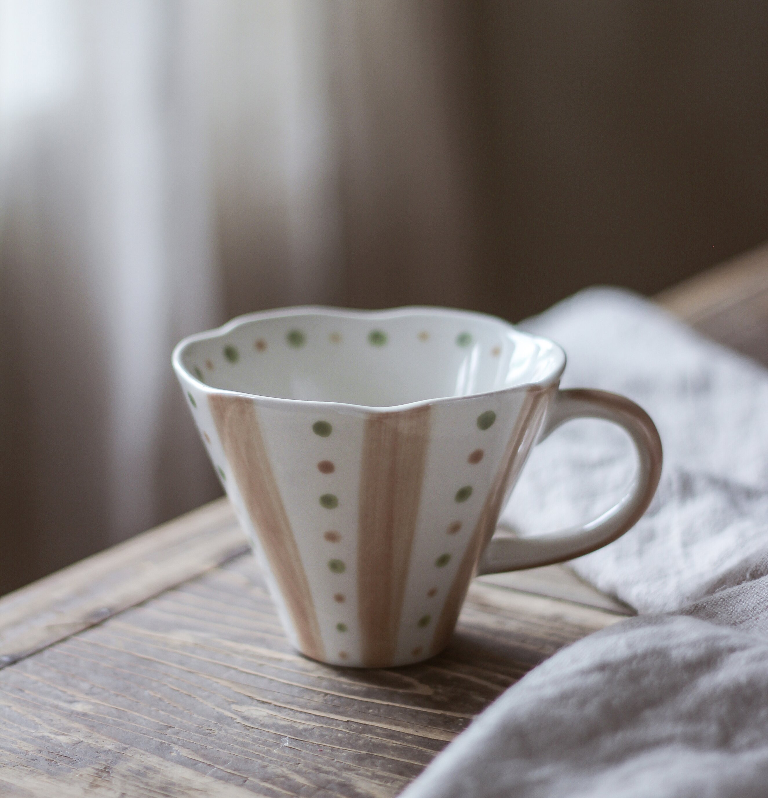 Mugg Dots & Stripes Taupe/Green Majas Cottage Muggar/koppar i porslin, keramik, papper eller biologiskt material organiskt