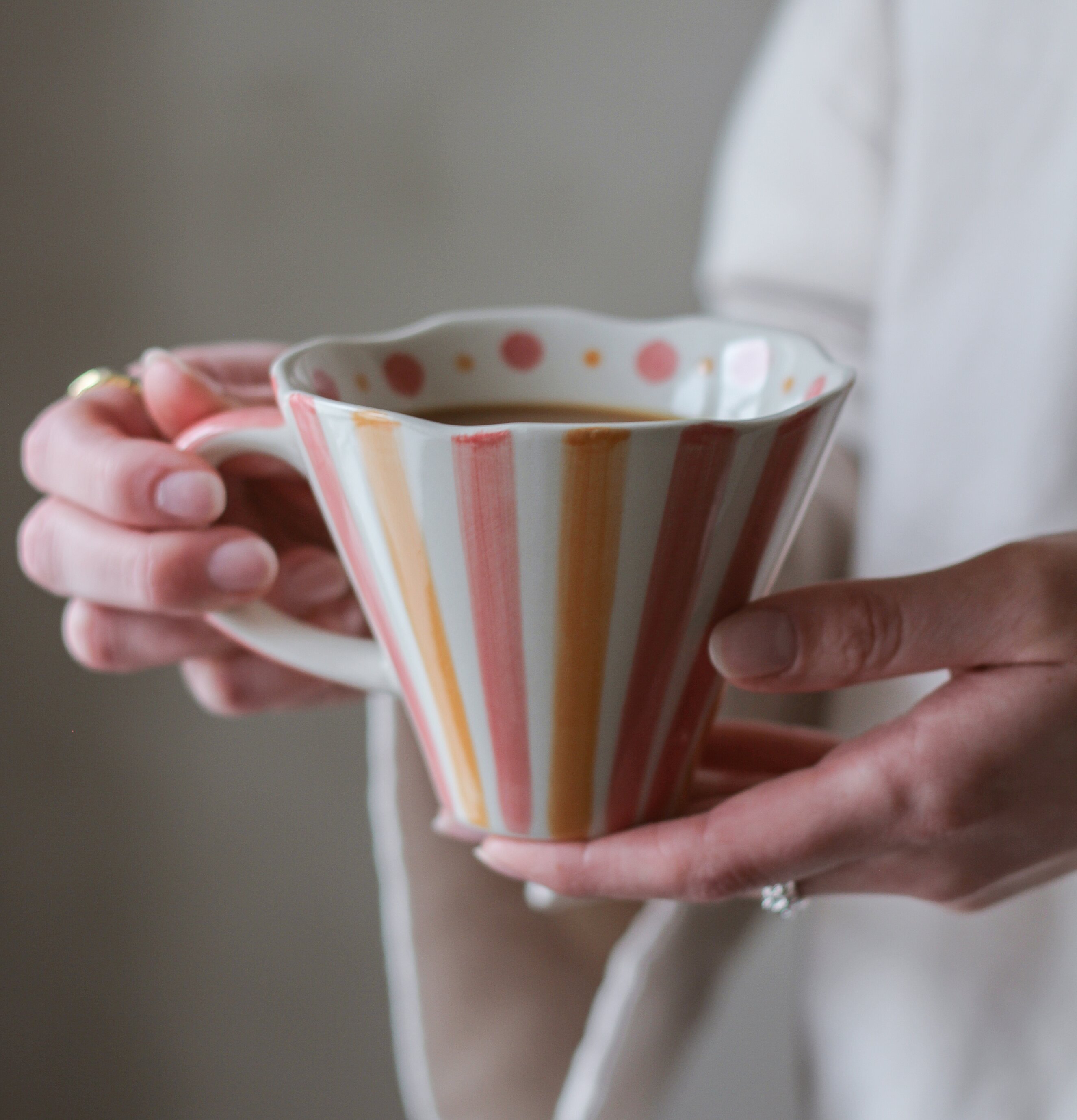 Mugg Dots & Stripes Pink/Ockra Majas Cottage Muggar/koppar i porslin, keramik, papper eller biologiskt material organiskt