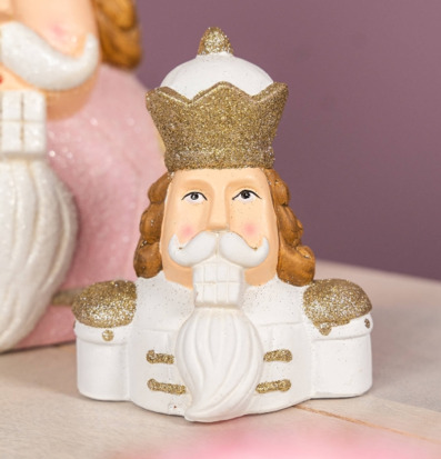 Bild av dekorativ nötknäppare med traditionell charm