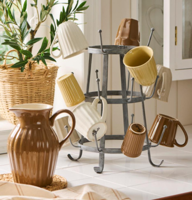 Bild av hemtrevligt kök med harmoniska inredningsdetaljer