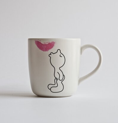 Propaganda Mugg Mr.P Kiss med komisk design och läppavtryck