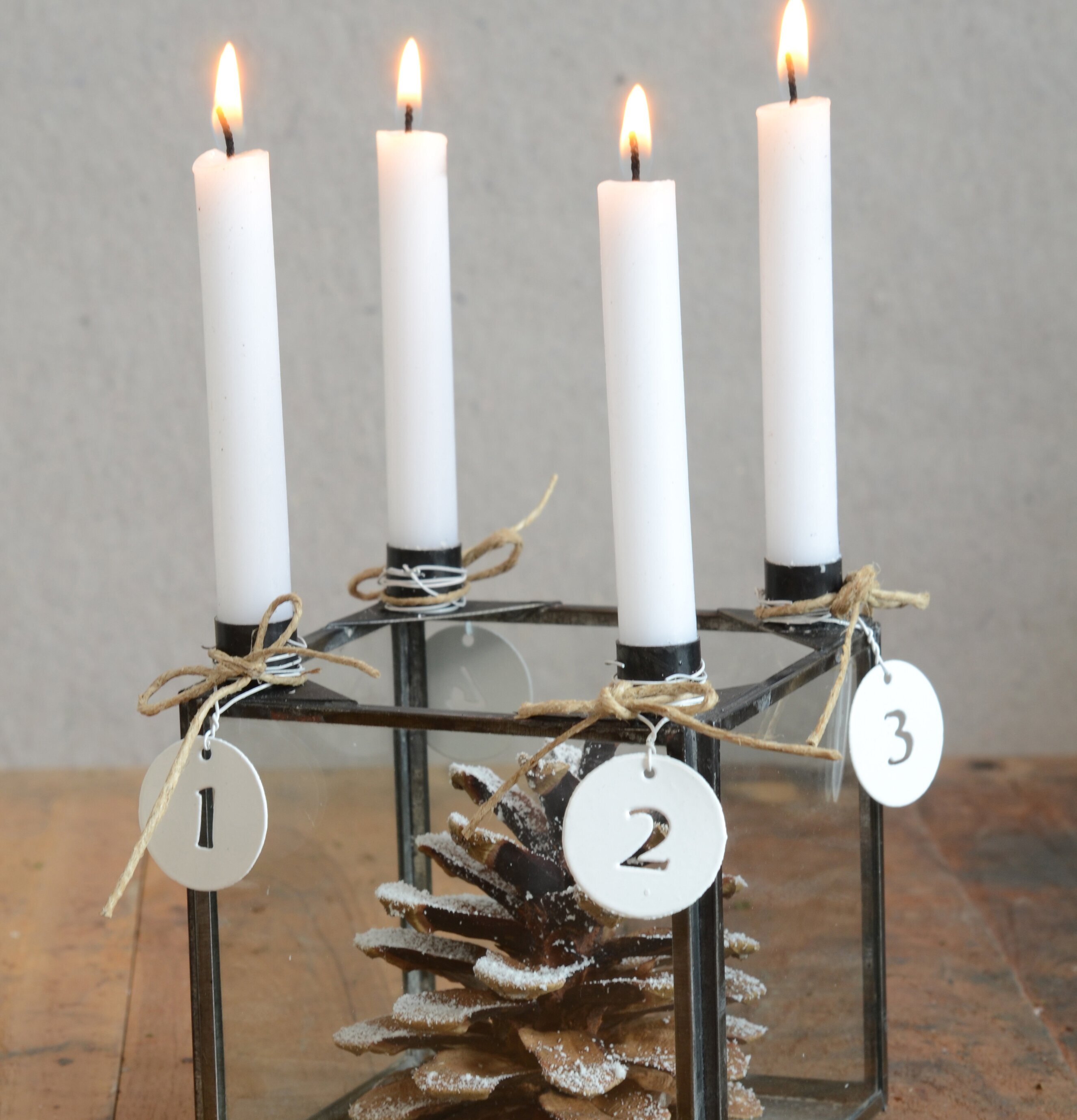 Ljusstake Glasbox Julljus Mässing från IB Laursen på träyta