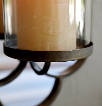 Bild av elegant ljusstake med tidlös design och stil