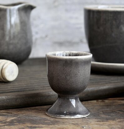 Bild av elegant äggkopp med rustik och vintage känsla