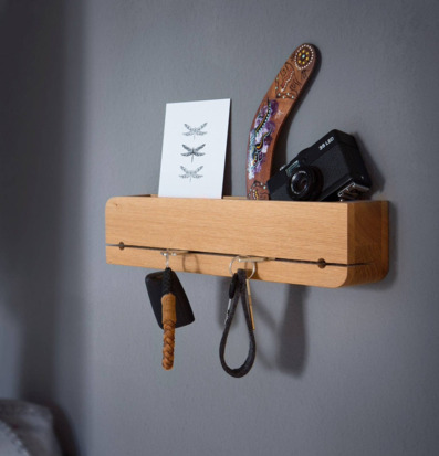 Bild av elegant nyckelhållare i oljad ek för hemmet