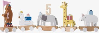 Bild av charmigt födelsedagståg med djurfigurer i trä
